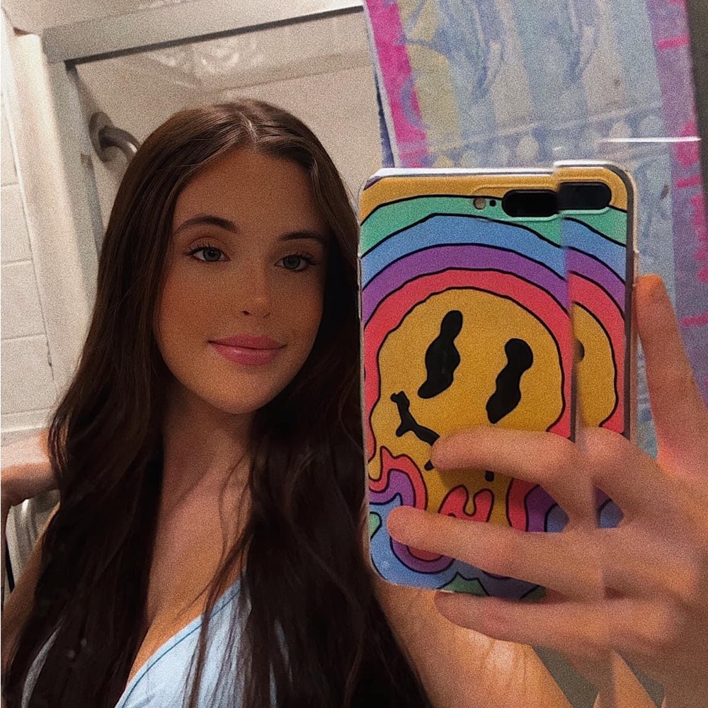 Meet your Posher, Carly